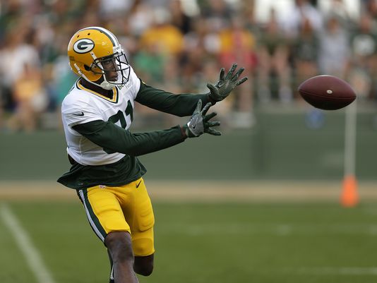 636056884233926012-es-gpg-packers-training-camp-7-1-1600386