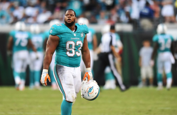 sfl-dolphins-coach-joe-philbin-denies-report-that-ndamukong-suh-was-ignoring-play-calls-20150921